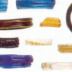 Fragmenten van glazen armbanden uit de 1e eeuw v&oacute;&oacute;r Christus.