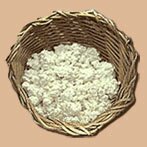 De rest van de afgeroomde melk kan voor huishoudelijk gebruik dienen maar verzuurt snel zonder koeling: daar kan weer kaas van gemaakt worden.